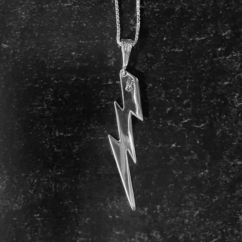 Small Wakíŋyaŋ (Lightning) Power Necklace & Earrings