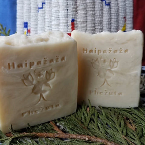 Pȟehiŋ Akhíšoke: Nettles, Rosemary Leaf & Horsetail Soap & Shampoo Bar